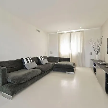 Sleeps 8 Pool Air Con Wifi Сasa de vacaciones