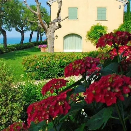 Сasa de vacaciones Sleeps 8 Pool Air Con Wifi