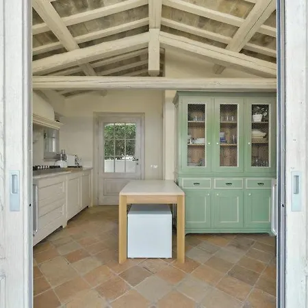 Sleeps 8 Pool Air Con Wifi Сasa de vacaciones *