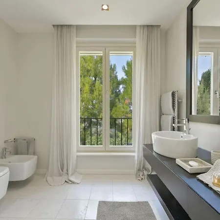 Sleeps 8 Pool Air Con Wifi Civitanova Alta