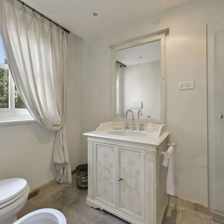 Sleeps 8 Pool Air Con Wifi Civitanova Alta